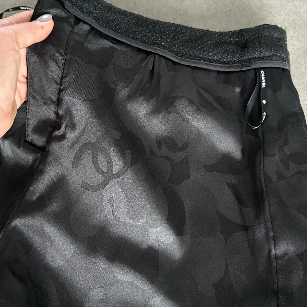 CHANEL Elegant Black Men's Shorts